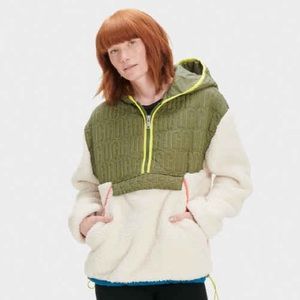 UGG Iggy Sherpa Half Zip Pullover size Small